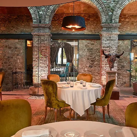 Castell D'emporda Hotell 4*