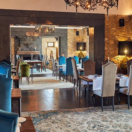 Castell D'emporda Hotel