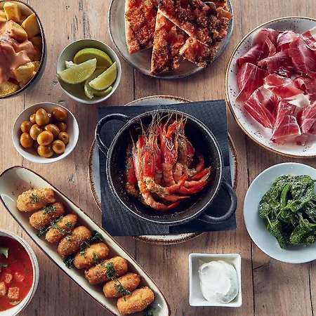 Castell D'emporda Hotel 4*